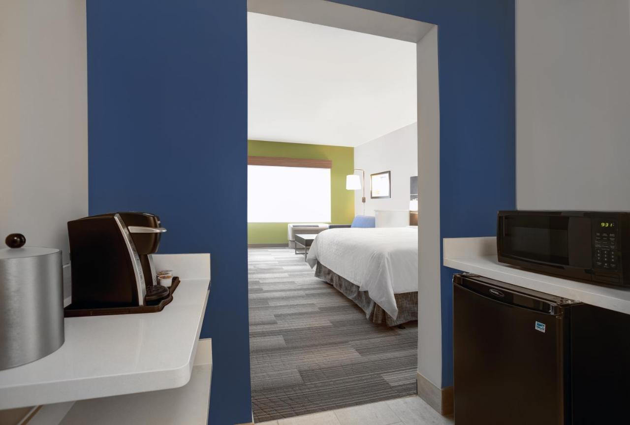 Holiday Inn Express - Milwaukee Downtown By Ihg Exterior photo