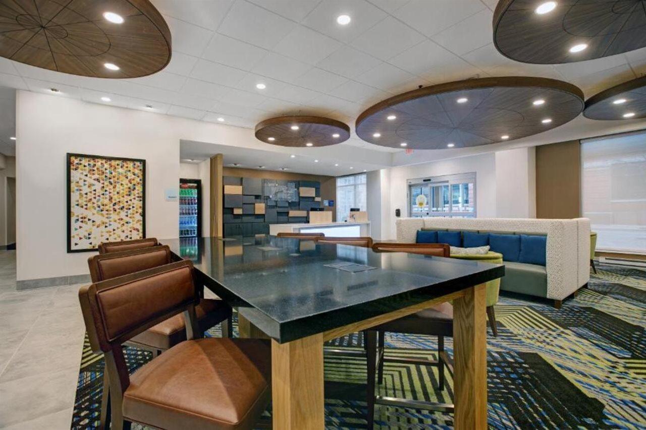 Holiday Inn Express - Milwaukee Downtown By Ihg Exterior photo